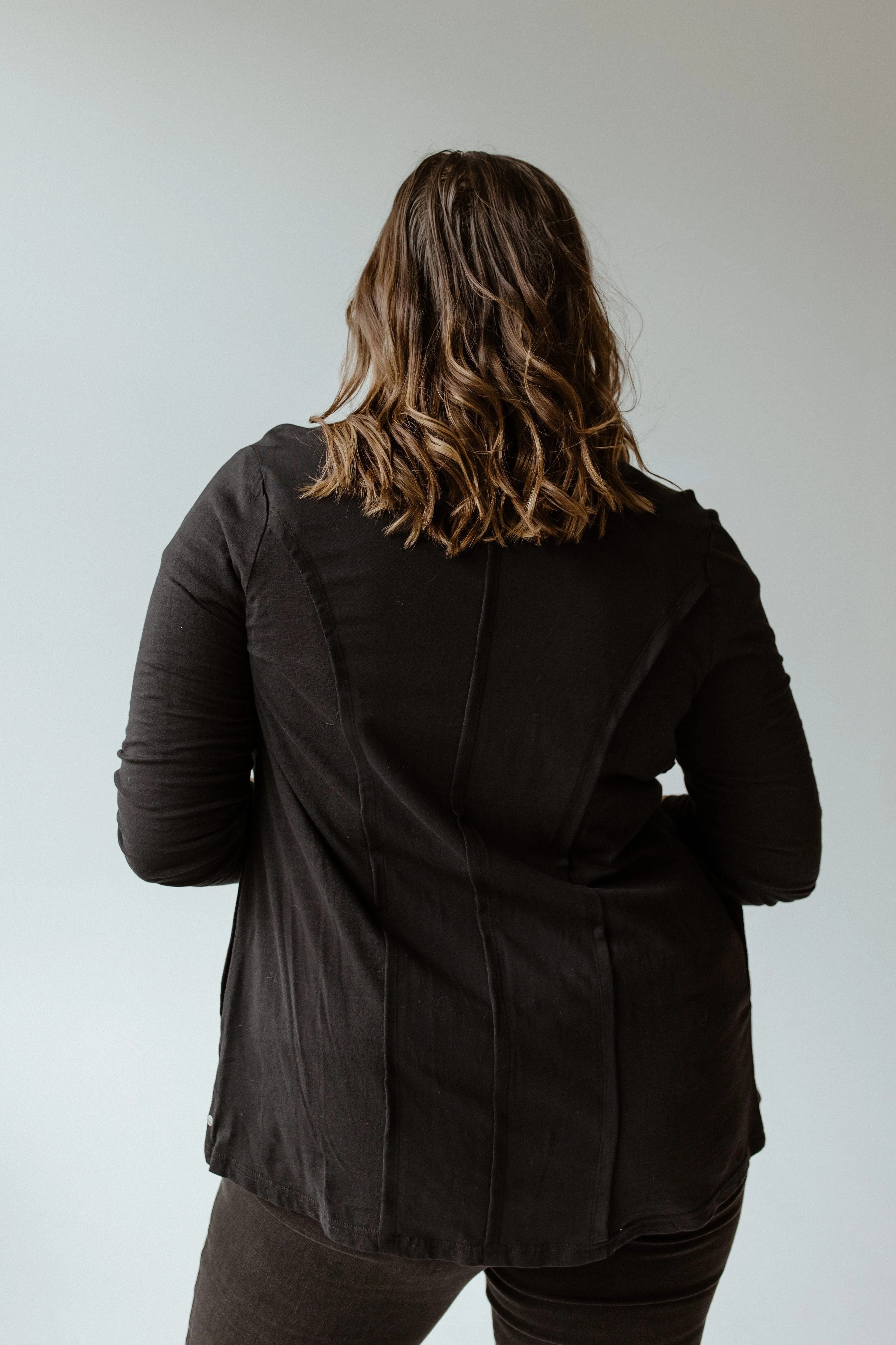 BUTTON-UP BLOUSE WITH RAW SEAM DETAILS IN BLACK