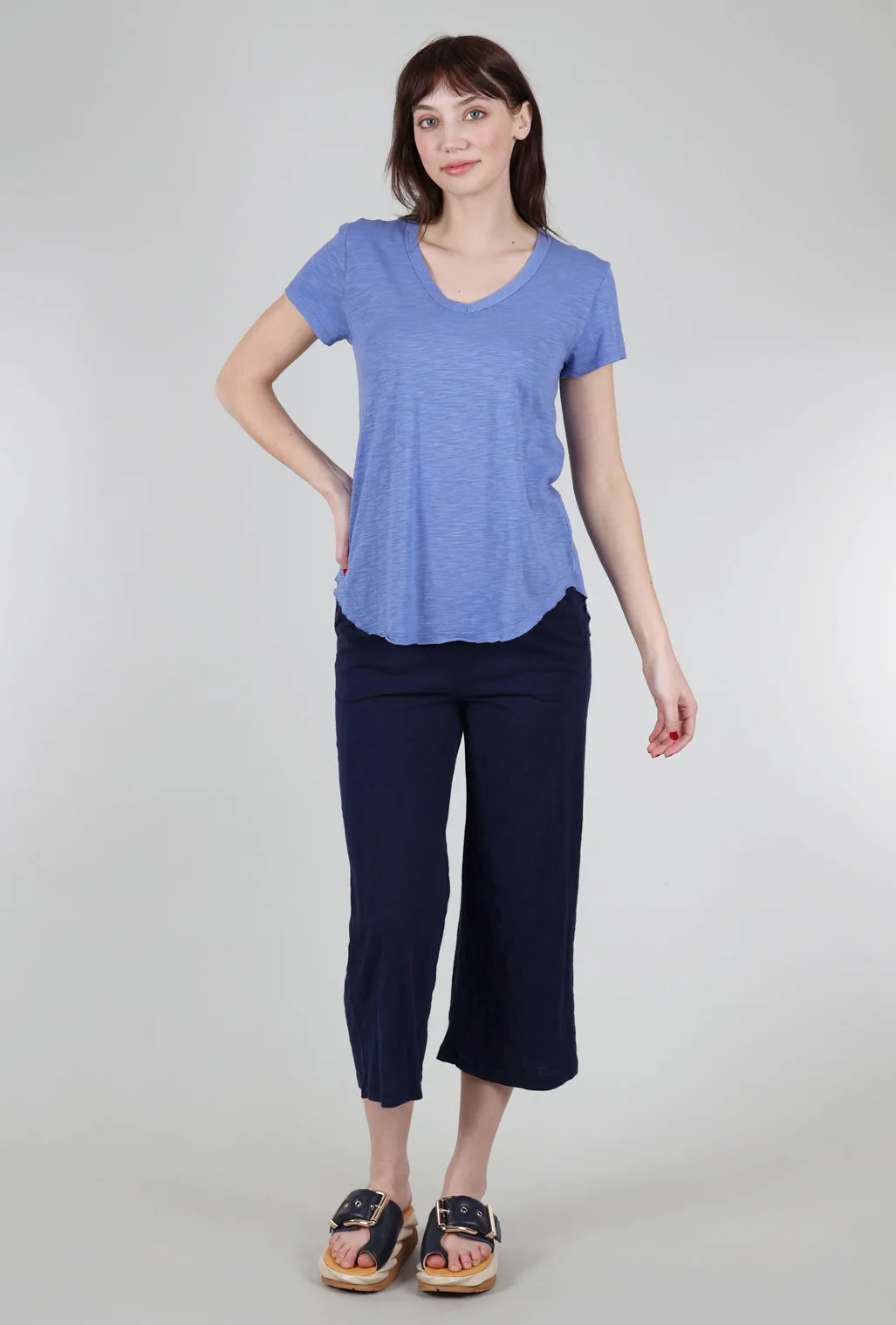 Curve Hem S/S Vee Tee, Blue Pea