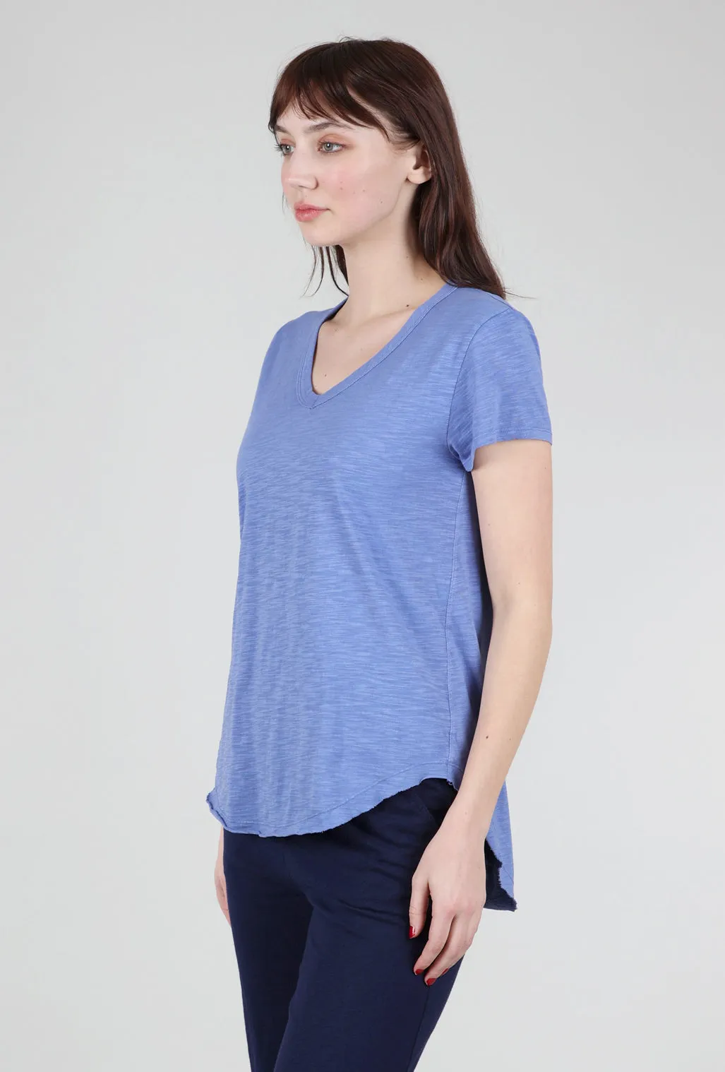 Curve Hem S/S Vee Tee, Blue Pea