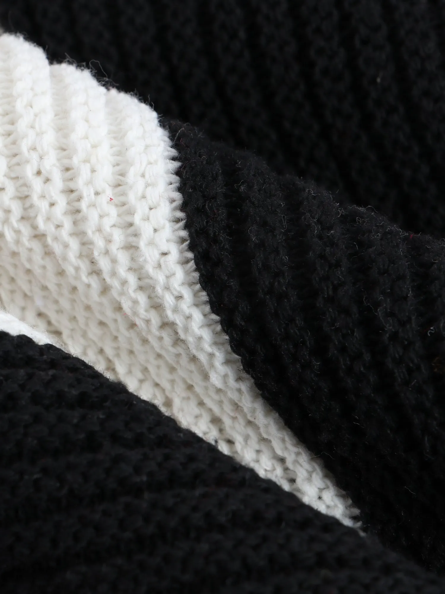 Midsize Roundneck Loose Colorblock Knit Sweater