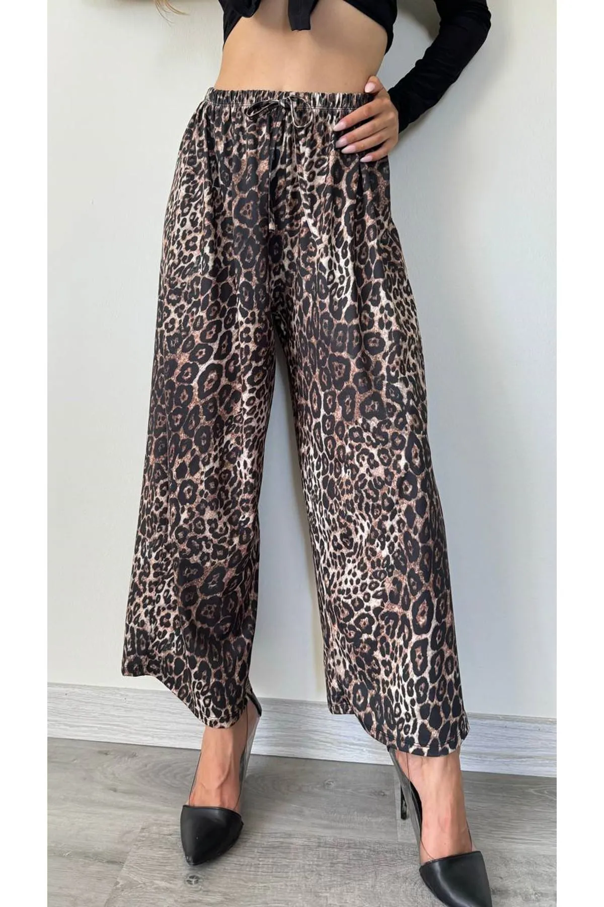 MXM Women Leopard Print Wide Leg Pants - Stylish and Comfortable Design - Giurgiu
